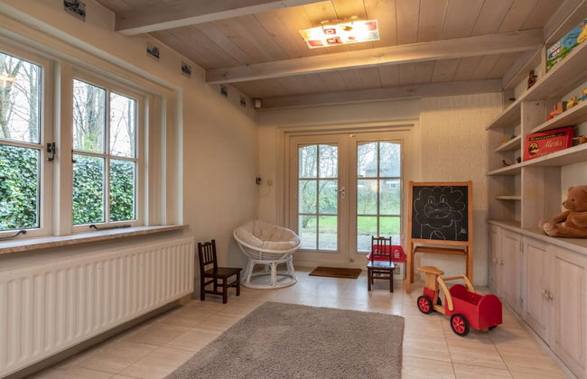 Charming Beach Villa With Thatched Roof - Photo 34