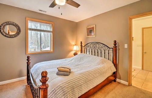 Game Room and Lake Access Albrightsville Home! - Foto 23