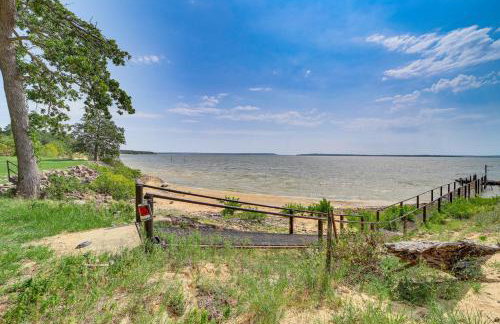 Lakefront Eufaula Escape with Dock and Private Beach! - Foto 35