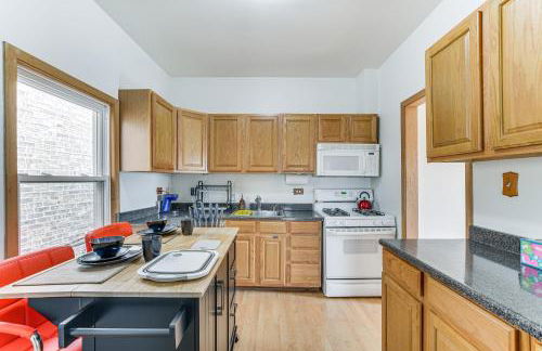 Pet Friendly 8 Mi to Chicago - Fenced Backyard! - Foto 2