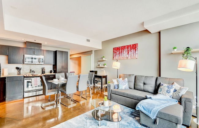 Downtown Condo w Incredible Views and BBQ - Photo 1