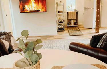 Honeymoon Hollow - Foto 32