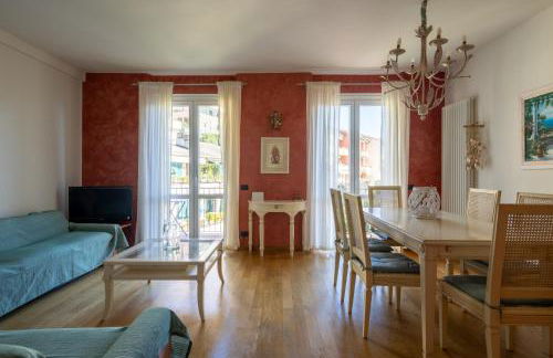 Portovenere a due passi dal mare / parcheggio privato, ampio appartamento fino a 8 persone - Photo 1