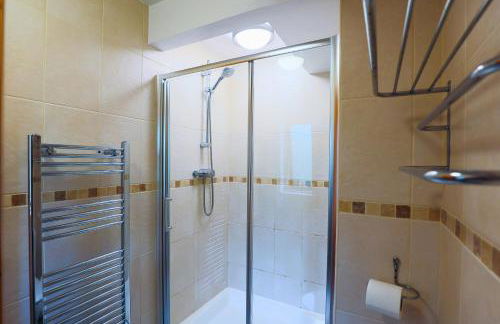 Lodge Nine for 6 with Hot Tub - Spa Resort in Devon - Foto 22