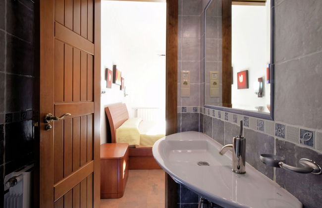 Independent Villa With Private Pool on an Estate in Sayalonga Costa del Sol - Photo 17