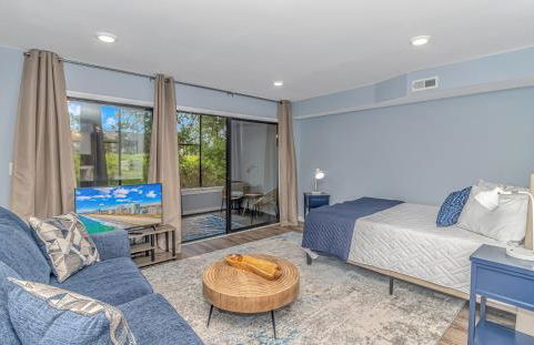 Fully Renovated First Floor Condo! Cypress Bay J-2 - Foto 3