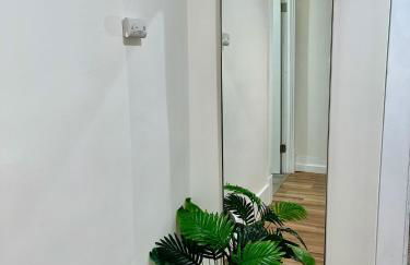 Spacious 4BR home w 2BA, a workspace & king bed! - Foto 34