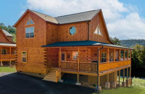 Smoky Bear Splash Top Rated Private Pool Cabin with Hot Tub, Mtn Views, Arcade Games, Excellent Location - Foto 6