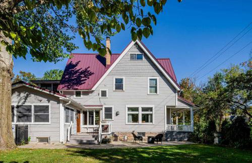 Family Downtown Mansion - Sleeps 13 - Foto 26