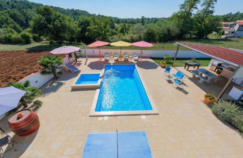 Family home with hydromassage pool & fun activities - Foto 66