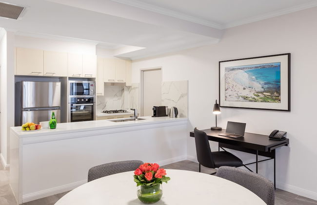 Meriton Suites Bondi Junction - Photo 37