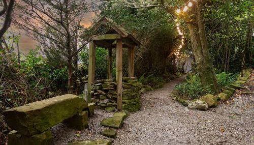 Scenery Hill Hideaways The Coach House Charming Retreat with Jacuzzi and BBQ Hut Near the Lake District - Foto 4, Garden