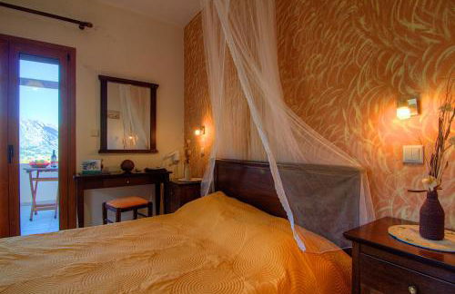 Elia Meronas - Photo 5