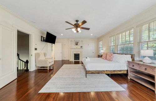 Group Getaway in a Grand Historic Home 15 minutes to Fort Benning Sleeps 10 - Foto 13