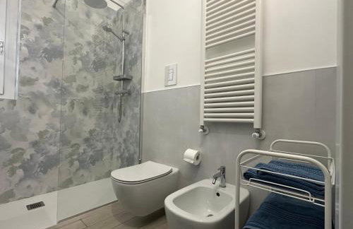 We Lake Como: lake view apartment, feeling home in charming Argegno - Foto 10