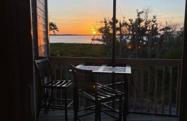 Remote Island Retreat with Private Ferry, Pool, Beach - Foto 51