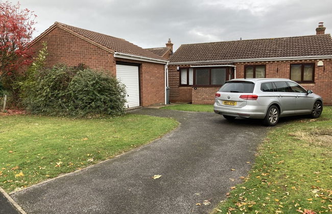 Spacious Detached Bungalow With Ample Parking - Foto 54