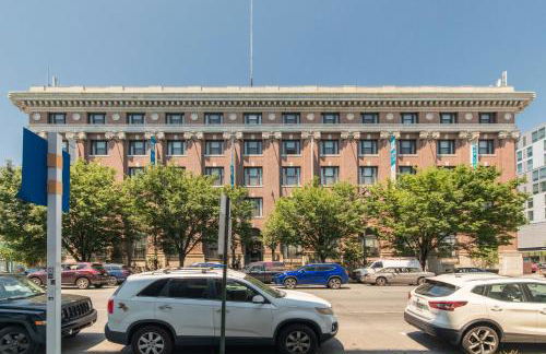 Sleeps 4! 2BR, Gym, Paid Parking, Close to Major Attractions - Foto 48