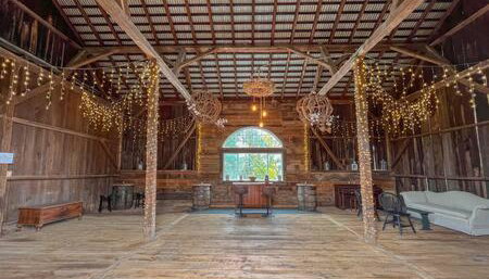 Underground Railroad Barn - Photo 2