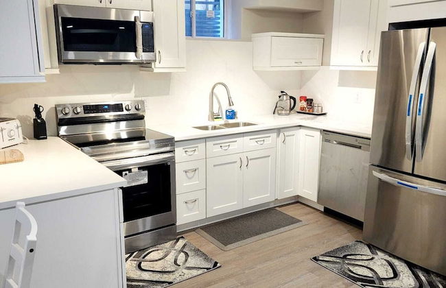 Stunning - Basement Apt in Barrie - Photo 9