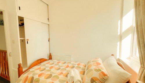 3 Bedroom House by Brookland Stays Serviced Accommodation Short Lets Leeds - Foto 4