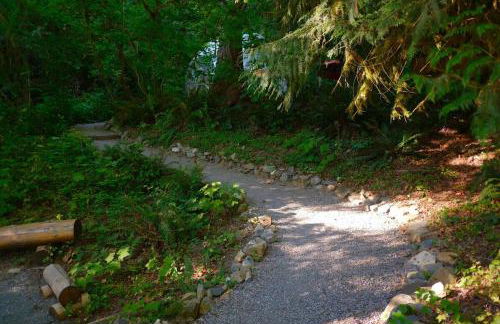 North Cascades Glamping with Hot-tub and Outdoor Kitchen - Foto 20