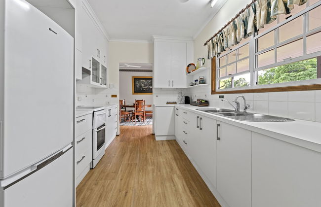 Birds 'n' Bloom Cottages - Photo 23