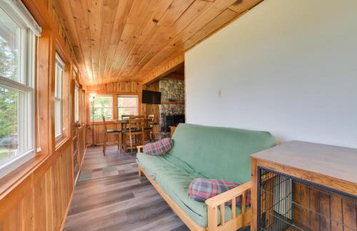 Pet Friendly Mullett Lake Cabin with Dock! - Foto 8