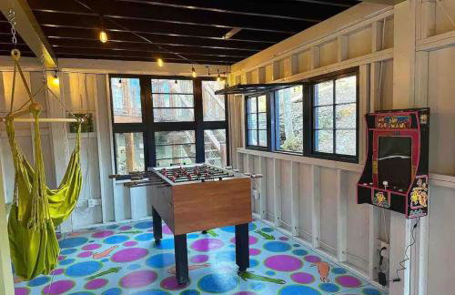 Blueberry Farm Cottage, Hot Tub, Creek, Game Room - Foto 14
