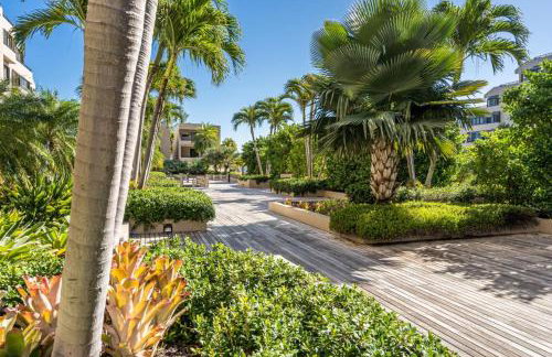 Tropical Retreat with Beach Resort Amenities - Foto 27