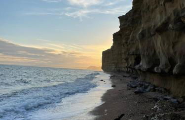 Dorset Stay, Coast & Countryside - Photo 2