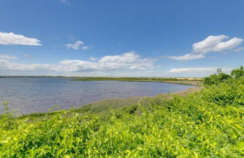 Close to Beach and P-Town! Cottage with Bay Views - Foto 29