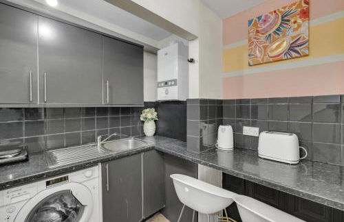 Bella - Central Portsmouth Stay with Pool Table, Close to Attractions - Foto 7