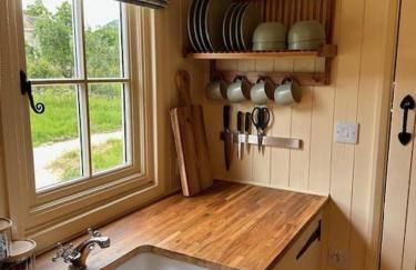 Shepherdshut-hot Tub-cotswolds-petfriendly - Photo 32