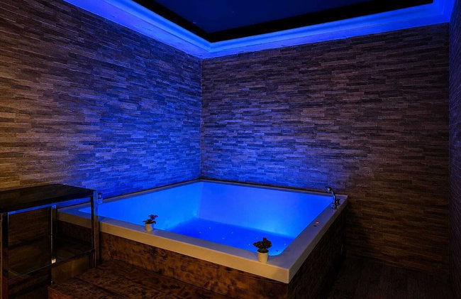 Royalty room spa - Photo 30
