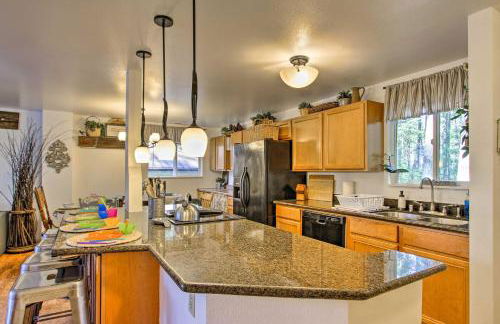 Hot Tub and Fireplace Peaceful Anderson Island Home - Foto 7