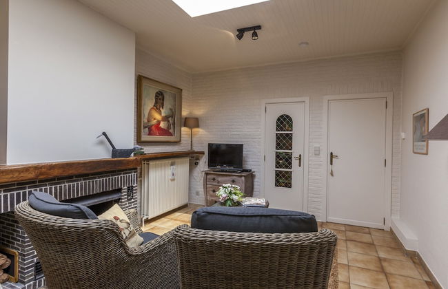 House in Zingem Near Hiking Trails - Photo 10