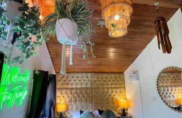 Otter 3 Lodge -Jungle Inspired -Dog Friendly -Private Hot Tub -Warminster-Bath-Salisbury - Foto 12