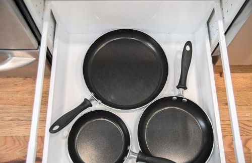 Bright & Stylish 4BR Spot - Close to Downtown Fun - Foto 49