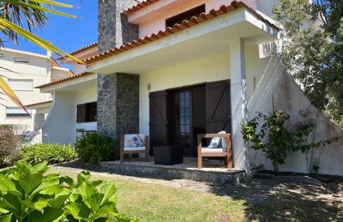 First-Line Oceanfront House in Moledo - Foto 15