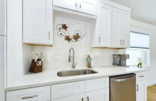 Island Oasis with Heated Pool Private Tiki Bar! - Foto 7