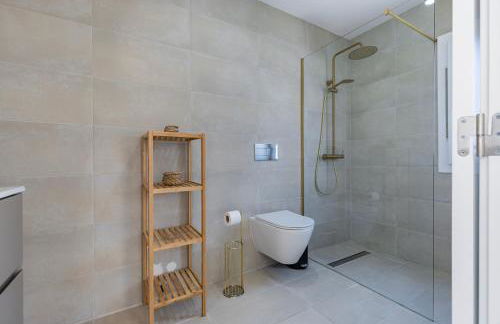 Poolside oasis by Caparica beach - Foto 25