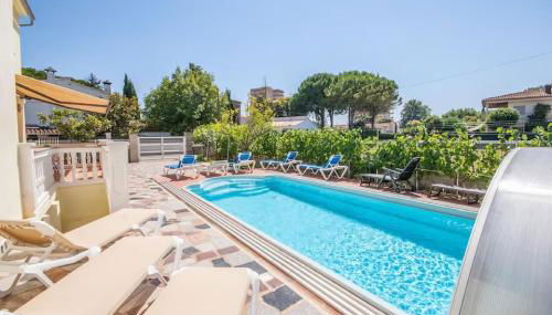 Villa espaciosa cerca de la playa de Sant Pere Pescador - Foto 1