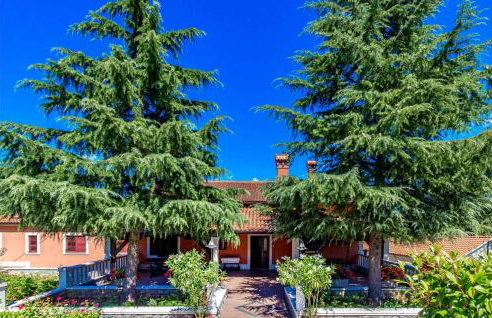 3 Bedroom Amazing Home In Jurdani - Photo 14