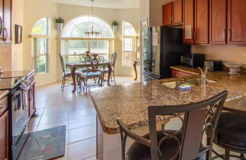 Luxurious With Privacy In 5 Bedroom With Private Pool By Florida Dream Homes - Foto 4