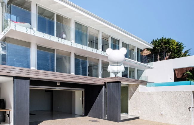 Exceptionally Unique Magnum Villa w Sea Views - Photo 35