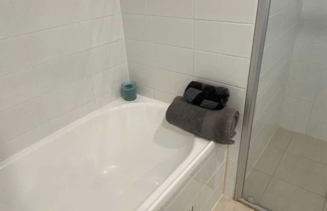 Spacious One Bedroom Apartment- With Large Balcony - Foto 8