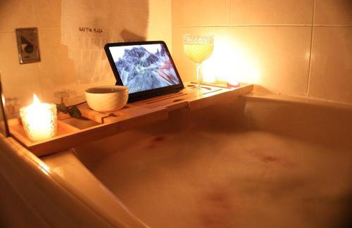 3 suites com Jacuzzi e Lareira - Duplex perto do Centro - Foto 1