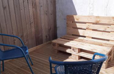 L'artistique, 4 lits, 2 chambres, stationnement gratuit, spacieux, atypique - Photo 5