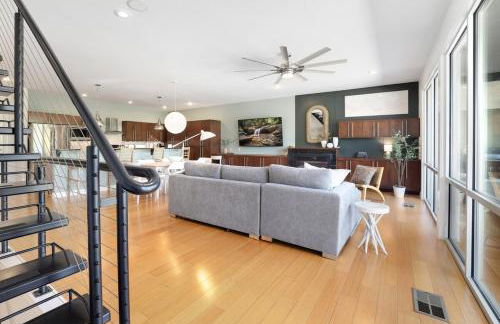 Noble Nest 5 Min to Downtown and U of A - Photo 17